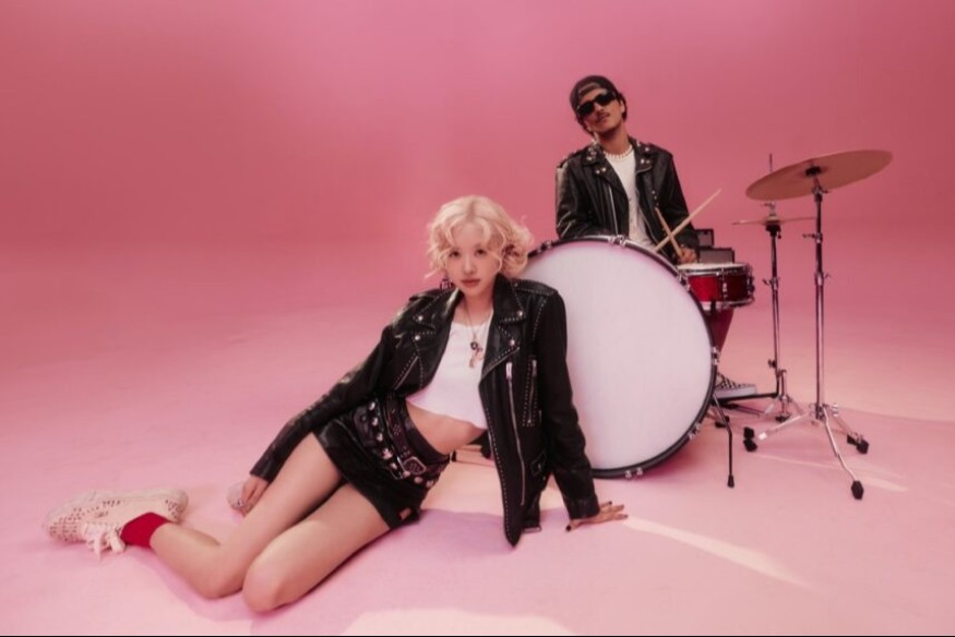 Rose and Bruno Mars APT: Shatters global chart records